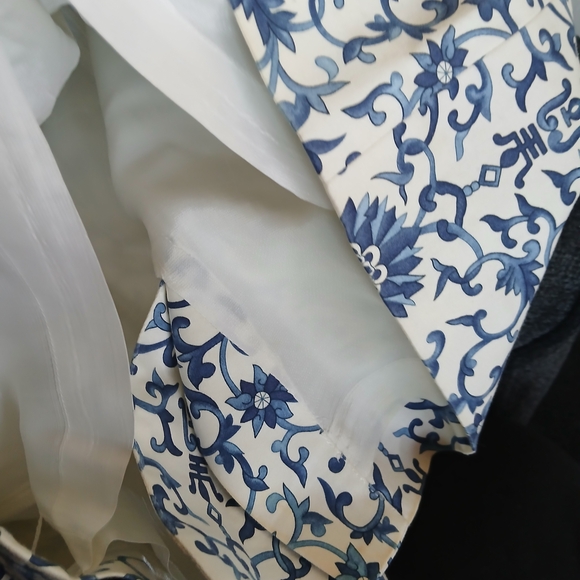 Ralph Lauren Blue and White Floral A-Line Skirt - Picture 9 of 11